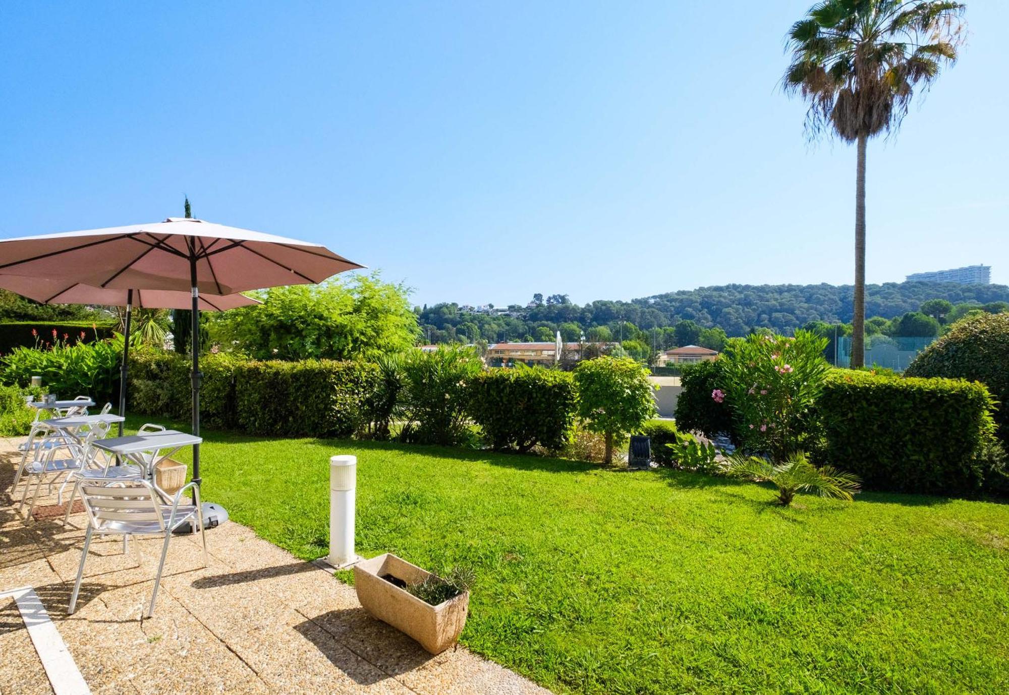 B&B Hotel Villeneuve Loubet Village Exterior foto